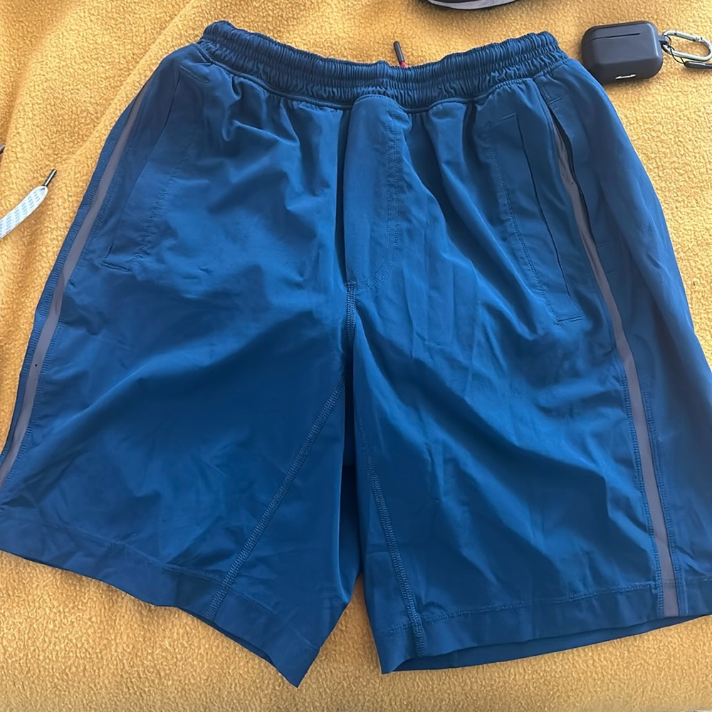 Lululemon men’s short - best offer!